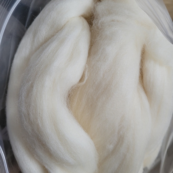 Undyed wool roving - South German merino