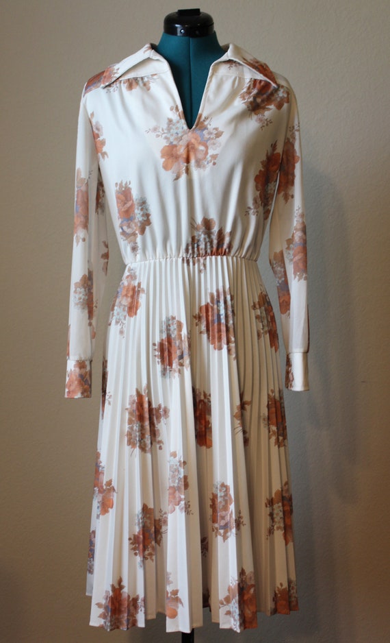 70's Pleated Floral Dress - image 6