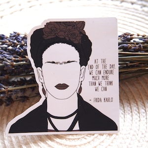 Adesivi Frida Kahlo | Possiamo sopportare molto più adesivo | Adesivi durevoli | Adesivi per laptop | Adesivi in vinile | Decorazione | Femminismo |