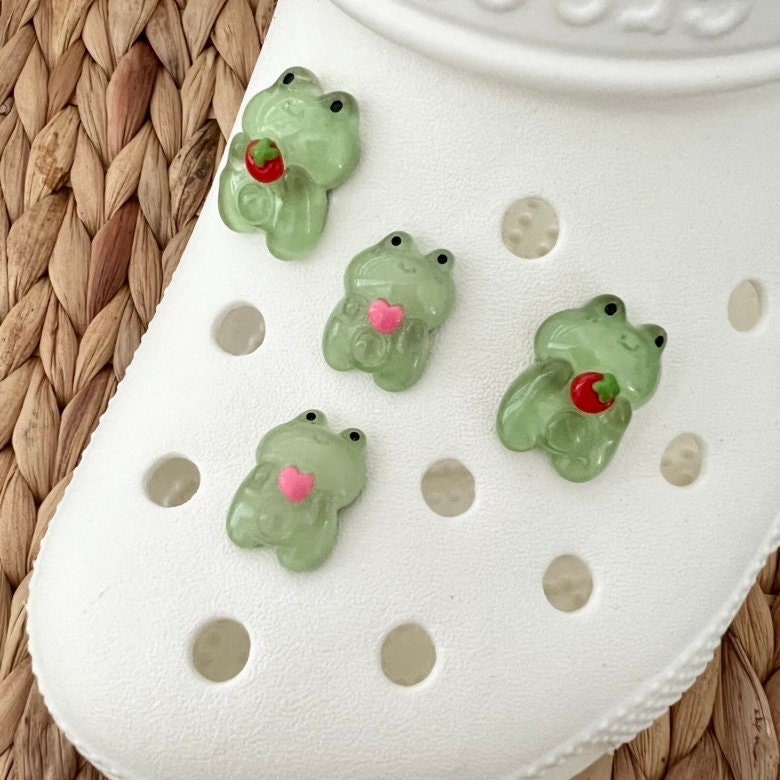 Frog croc online charm