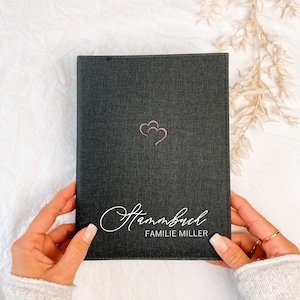 Premium Stammbuch Zwei Herzen (personalisiert) klassisches Format  | Familienbuch | Geschenk zur Hochzeit | Heiratsurkunde | Geburtsurkunde