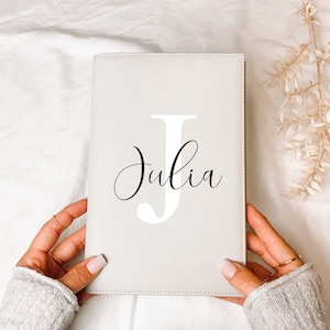 U-Heft und Impfpass Hülle personalisiert INITIAL + NAME | Schutzhülle mit Namen | Geschenk für Geburt Jungen & Mädchen