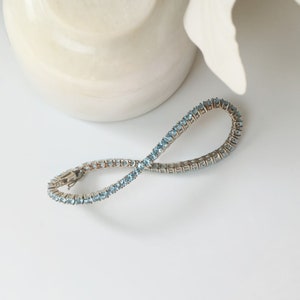 Pulsera de topacio azul de plata de ley 925 - Hecho a mano, elegante, único - Regalo perfecto para mujeres - Joyas de piedras preciosas genuinas, regalo para ella