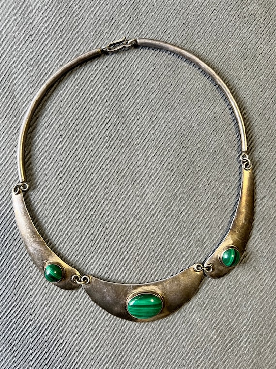 Joaquin Tinta Ecuador   . necklace Sterling .  Gargantilla de plata y malaquita  .