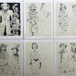 Pode incluir: Uma coleção de seis gravuras artísticas em preto e branco com ilustrações estilizadas de figuras em trajes elaborados. As gravuras apresentam uma variedade de designs, com trabalho de linha detalhado e foco na forma e textura.