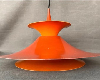 Erik Balslev para Fog & Mørup , mod. Radius naranja , Dinamarca , vintage , lámpara de techo