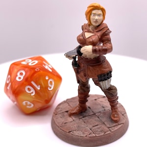 Female Human Rogue with Daggers | RPG Miniatures | DnD Painted Miniatures