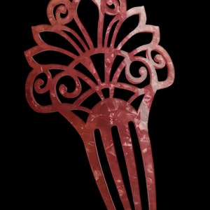 Beautiful pearly pink comb for flamenco. Handmade