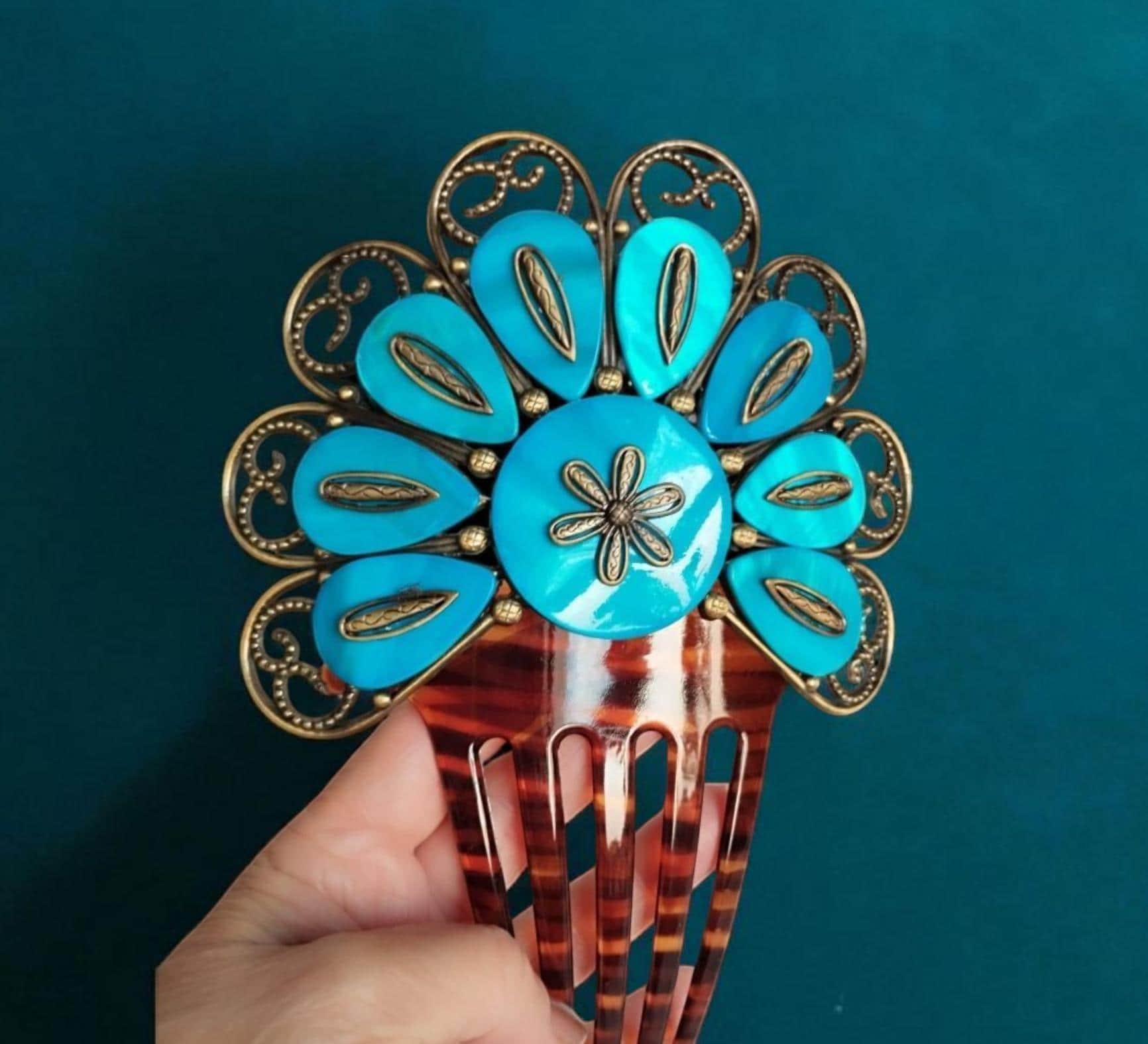 Large Spanish hair comb with blue accents. Vintage vintage ice blue BLUE openwork plastic traditional Spanish  main image 2