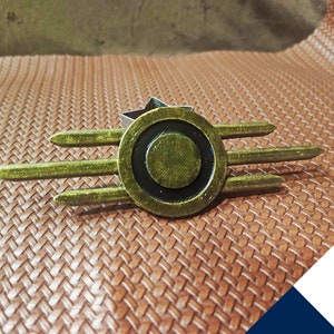BADGE / MAGNET Vault-Tec Gold - Fallout inspired