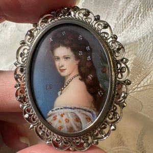 Hand Painted Empress Elisabeth of Austria Sissi Sisi Brooch Pin Pendant Miniature Portrait Painting Cameo c 1930 Signed LB Vintage
