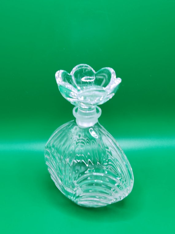 Crystal Clear Perfume Decanter with Flower Stopper Gem