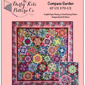 Könnte beinhalten: Ein farbenfrohes Quiltmuster mit dem Titel "Compass Garden" von Darty Kite Pattern Co. Der Quilt zeigt ein Blumenmuster in verschiedenen Farben. Das Muster ist 171.5 x 179.1 cm groß und für English Paper Piecing oder Handnähen konzipiert.