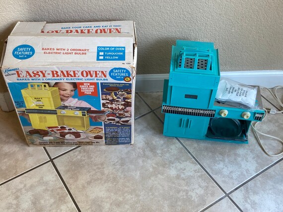 1969 Vintage Kenner's Easy Bake Oven 
