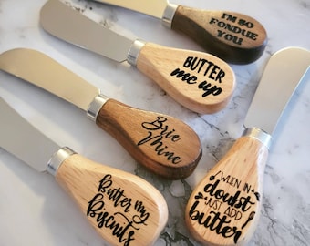 Espátula de queijo personalizada, faca de manteiga e faca de charcutaria gravada.