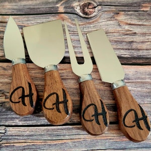 Free Ship Custom Engraved Cheese Knives in Walnut Wood. Personalized Cheese Knife Set of 4, Cheese Spreader. Hostess Gift, Wedding Giftset.