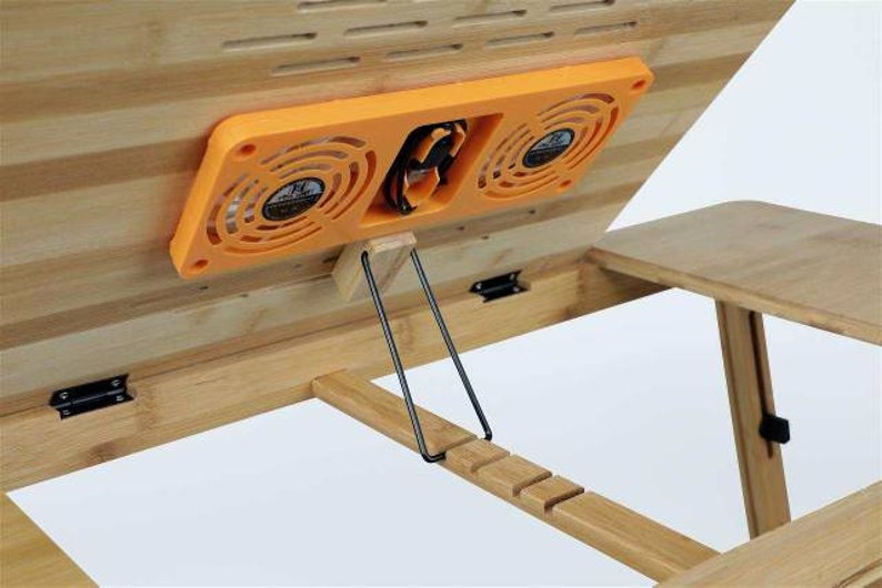 Jättestort knäbord i bambu med USB-fläkt. Bärbart sängbord med vinklingsbar topp. bild 3