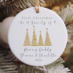 Erstes Weihnachten als 4-köpfige Familie, neues Baby in der Familie, vierköpfige Familie Weihnachten, Familien-Weihnachtsverzierung, personalisierte Familienverzierung