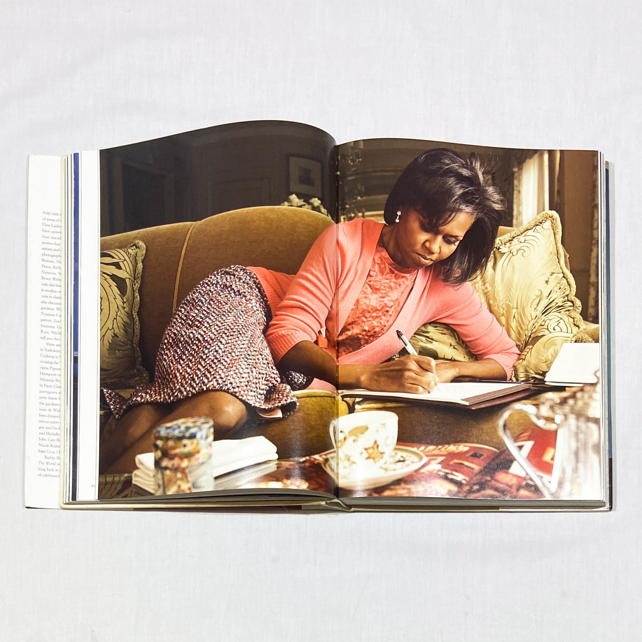 洋書 THE WORLD IN VOGUE PEOPLE PARTIES PLACES THE WORLD IN VOGUE - People, Parties, Places by Alexandra