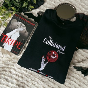 Sweat-shirt Mariée Ali Hazelwood / Le programme de la collection / Produits dérivés de la mariée / Sweat livre / Produits dérivés de livres brodés / Omegaverse / Ali Hazelwood