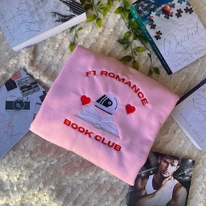 F1 Romance Book Club Sudadera bordada / F1 Romance / Book Merch / Sudadera de libro imagen 2