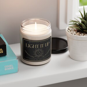 LIGHT IT UP Crescent City Candle, Crescent City gift, through love all is possible, Bryce Quinlan, Starborn, House of Earth and Blood, sarah j maas, booklover candle, bookish candle