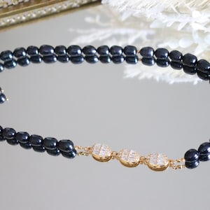 natural freshwater pearl 18k’gold plated necklace.natural freshwater pearl Color Blue dark pearl .