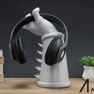 Liu Kang Hand Headphone Stand | Headphone Holder, Gaming, Room Decor, Office, Desktop | Mortal Kombat Liu Kang Hand Paintable Bust