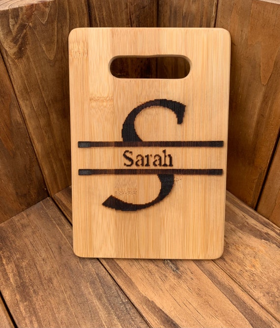 Cutting Board - Bamboo Board with Handle - Medium - Personalized