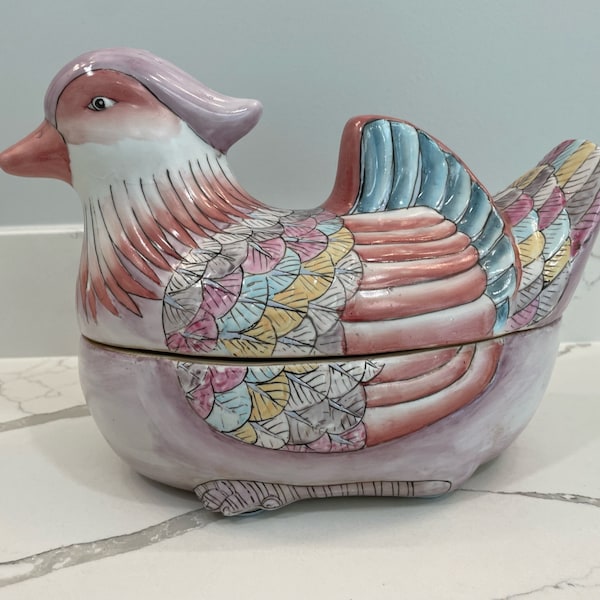 Vintage Large Chinoiserie Mandarin Duck Lidded Box in Pastel Colors Pink Aqua Yellow/ Grand Millennial// Famille Rose//Rose Medallion