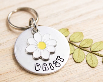 Daisy Pet ID Tag, Daisy Flower Dog Name Tag, Floral Cat Tags, Boho Dog Collar Tag, Bohemian Pet Name Tag, Daisy Charm, Puppy Identification