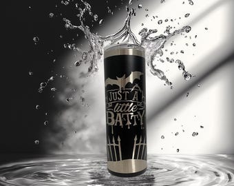 Vaso Just A Little Batty: Vaso de Halloween de acero inoxidable grabado con láser