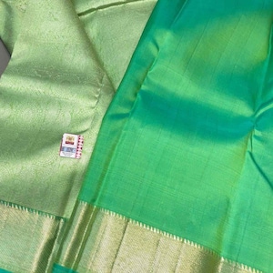 Pure Kanchipuram 2 Gramm gold ZARI Seidensarie mit grand Border und gestickter BLUSE