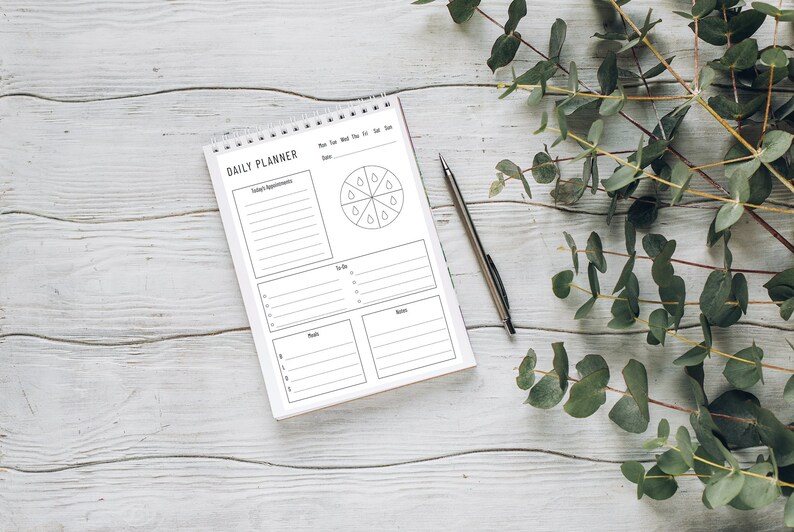 Printable Black &amp; White Daily Planner | Etsy