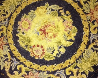 VINTAGE 23" diameter round HOOKED RUG, Primitive, black and flowers