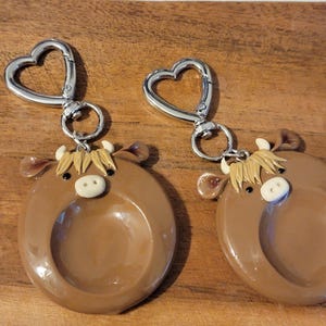 Handcrafted Highland Cow Worry Stone – Unique Polymer Clay Stress Relief Gift | Handmade Clay Fidget | Anxiety Relief Gift | Sensory Toy