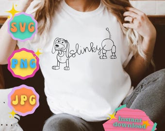 Puede incluir: Una camiseta blanca con un dibujo en contorno negro de un perro y un juguete slinky. El texto "Slinky" está escrito en cursiva sobre el juguete. Las palabras "SVG", "PNG" y "JPG" están en círculos coloridos en el lado izquierdo de la imagen. Las palabras "Descarga instantánea" están en un círculo rosa en el lado derecho de la imagen.