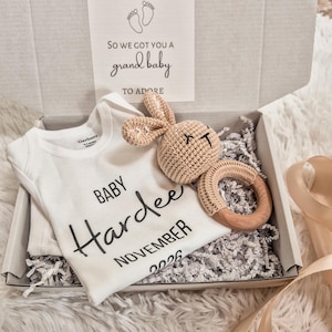 First Grandchild Announcement, Baby Announcement Gift Box, Pregnancy Reveal Grandparents Grandma Granpa Baby Bodysuit Grandbaby Coming Soon