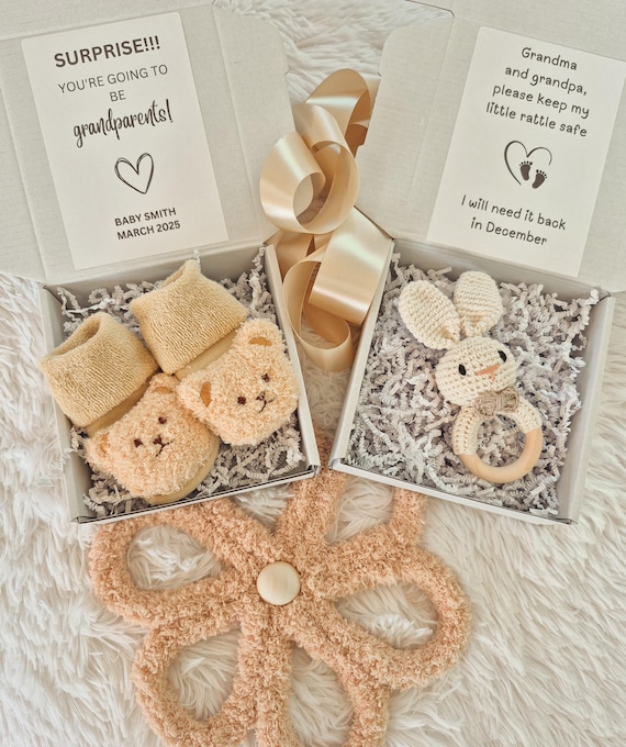 First Grandchild Announcement, Baby Announcement Gift Box, Pregnancy Reveal Grandparents, Baby Rattle, Crochet rattle, Crochet baby announce