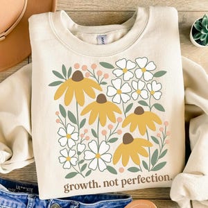 Groei, geen perfectie, png PNGEgg | Inspirerende bloemencitaat sublimatie | Digitale download positieve geestelijke gezondheid | Zelfliefde madeliefje Clipart