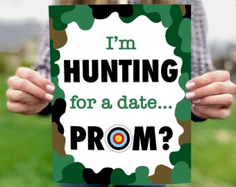 Ideeën voor jachtaankondigingen "Ik ben op zoek naar een date... prom?" eenvoudig idee voor een camouflagejager-promvoorstel