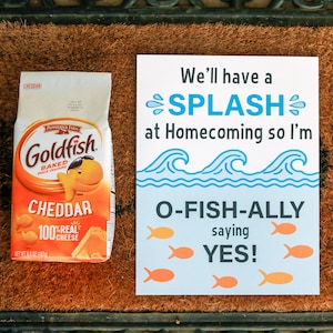 Homecoming Proposal Answer Poster &quot;We&#39;ll have a Splash at Homecoming so I&#39;m o-fish-ally saying yes&quot; INSTANT DOWNLOAD Hoco Yes