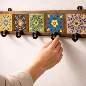 Rustieke kapstok met bloemenmotief voor de hal – Hoogwaardige houten wandorganizer met stevige haken