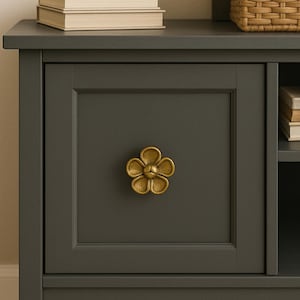 Elegant Silver Flower Drawer Knob – Metal Cabinet Pull for Furniture, Dressers, and Desks