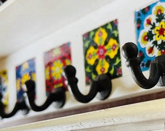 Boho Schlüsselbrett mit Keramikfliese - Inlay für den Eingangsbereich