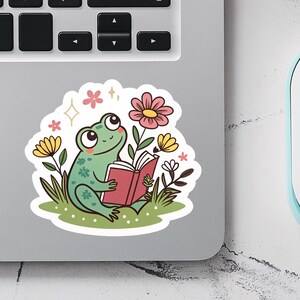Grenouille mignonne avec des livres, autocollant livresques, autocollant mignon pour les amateurs de lecture, cadeau grenouille, autocollant bouteille d'eau pour ordinateur portable Kindle
