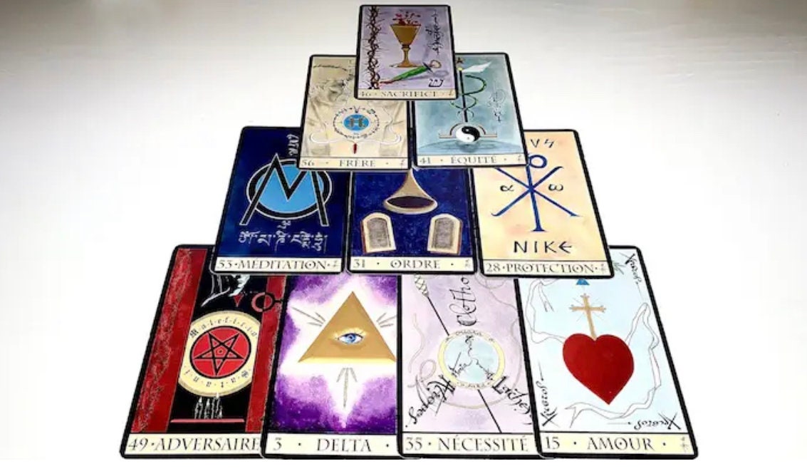 Voyance avec Le Tirage de L'oracle La Triade