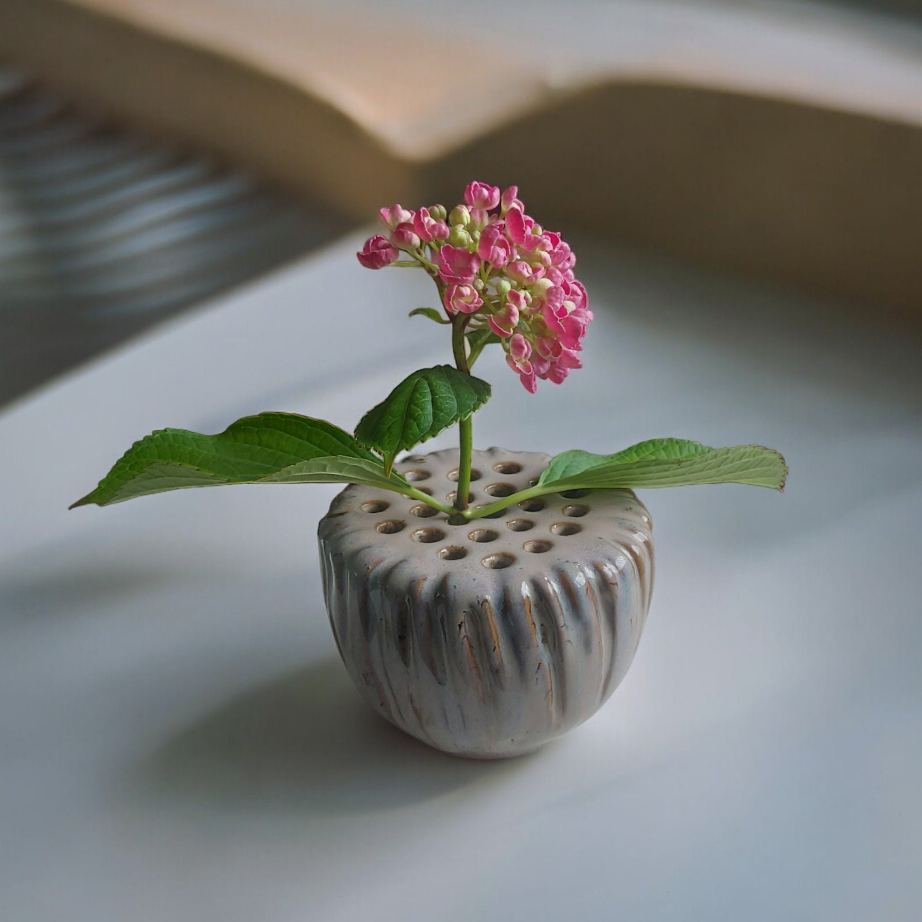 Bfogop Lotus Pod Flower Arrangement Vase, Ceramic Flower Pot, Ikebana