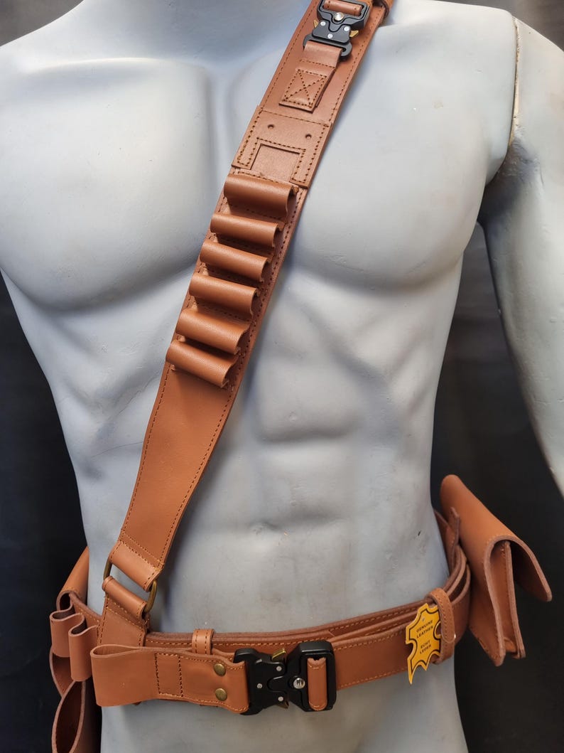 Handmade Leather Mandalorian Belt, Star Wars Cosplay Holster image 5