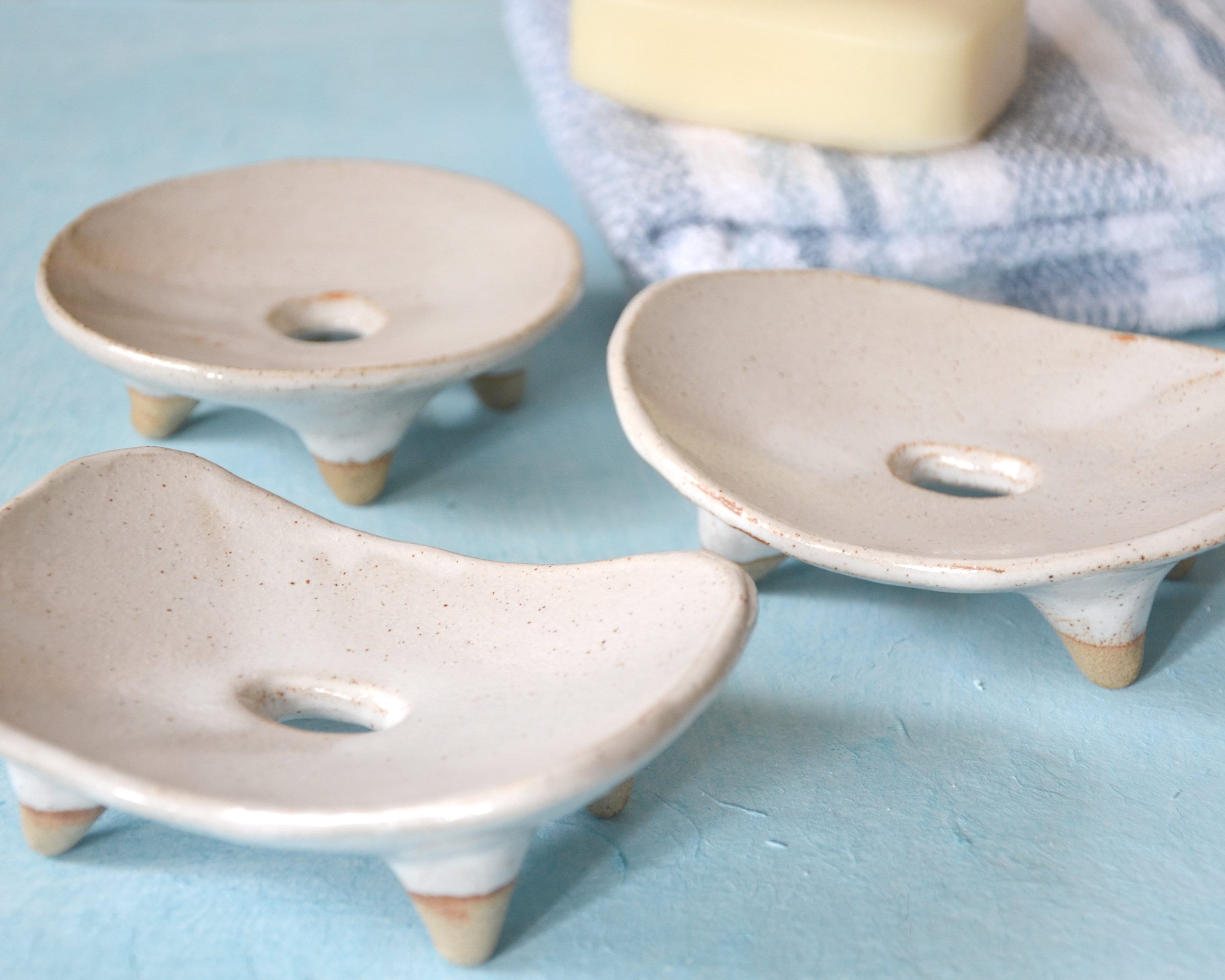 Soap Dish, Self Draining Holder Ceramic Marble Look Leafshape White